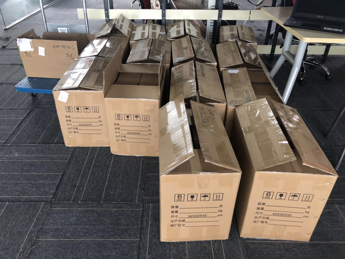 芝柯HDT334 四英寸便攜熱敏打印機.jpg 芝柯HDT334 四英寸便攜熱敏打印機.jpg